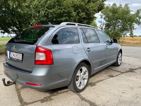 Škoda Octavia Combi 2.0 TDI CR DPF Elegance - 4