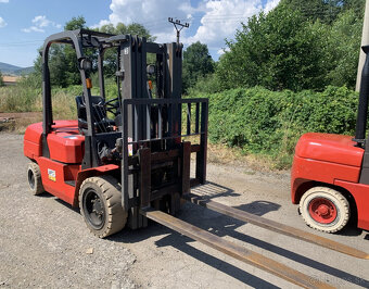 HC Forklift CPCD30, ISUZU diesel, triplex, r. 2011, 4038 mth - 4