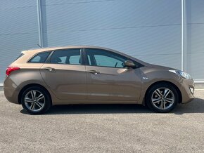 Predám Hyundai i30 combi 1.6 benzín 88kW - 4