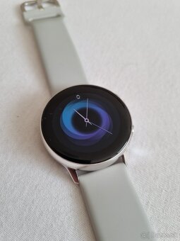 Predám Samsung Galaxy Watch Active SILVER - 4