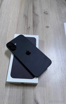 iPhone 16 Plus -iba 6 cyklov takmer novy - 4