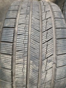 Zimné pnematiky 235/40R19 96V Superia - 4