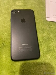 Predám Apple iPhone 7 32GB top stav - 4