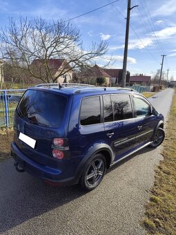 VW Touran Cross 2.0diesel automat 7miestny NOVÁ STK - 4