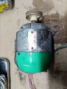 Predám elektromotor 0,8kw a 0,4 - 4