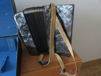 predam akordeon hohner arietta 72basovy - 4