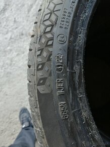 225/40R18 - 4