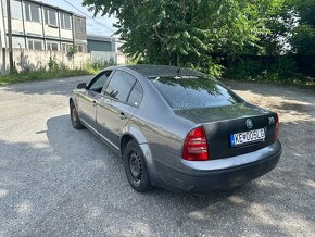 Škoda Superb - 4