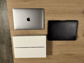 MacBook (Retina, 12-palcový, 2017) - 4