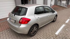 Toyota Auris - 4