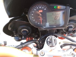 Aprilia tuono 1000 R - 4