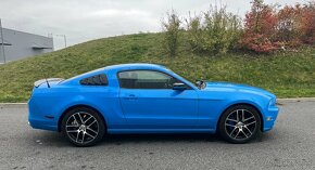 Ford Mustang 3.7 224kw manuál - 4