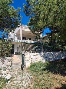 CHORVÁTSKO - Dom s troma apartmánmi, 1. rad od mora - TROGIR - 4