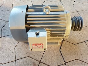 Predám el.motor 3kW 2860ot a 2,2kW 2900ot - 4