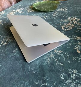 Macbook Pro 15” 2018, TouchBar, 32GB, 2.9 GHz, i9, 1TB - 4