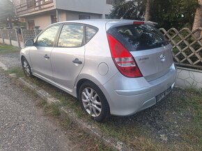 HYUNDAI I30 BENZIN 1,4 BENZIN ROK 2013 - 4