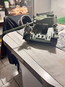 predám tank T-34 1:16 celo kovový - 4