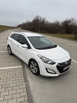 Predám Hyundai i30 combi - 4