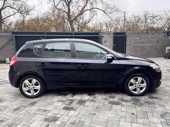 Kia Ceed 1.6Crdi 2012 stresne okno - 4