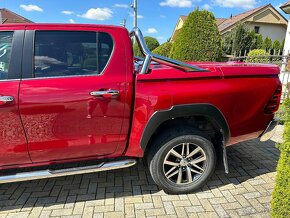 Toyota Hilux DC 2.4 l D-4D INVINCIBLE 4x4 A/T - 4