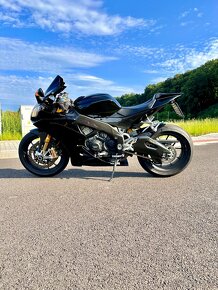 Aprilia rsv4 - 4