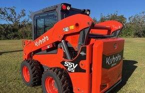 Kubota SSV65 - 4