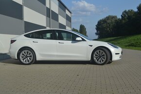 TESLA MODEL 3 - 4