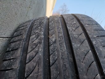 Predam 2ks pirelli 245 40 r18 letne - 4