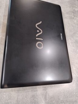 Sony Vaio SVE171 - 4