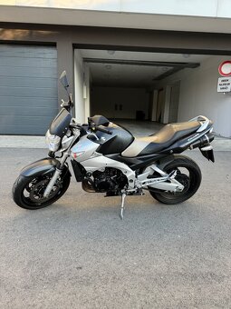 Suzuki GSR 600 - 4