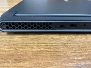 Alienware m17 r5 - 4