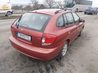 Kia Rio - 4