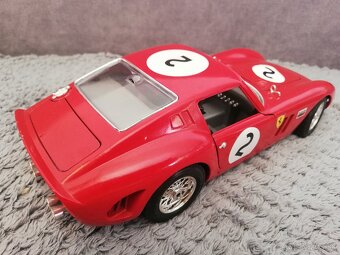 1:18 FERRARI 250 GTO Bburago - 4