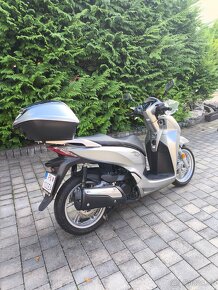 Honda SH300i ABS - 4