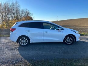 KIA Ceed Sporty Wagon 1.6 CRDi GOLD - 4