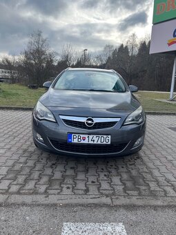 Opel Astra Sports Tourer 1.7 cdti (2011) - 4