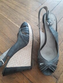 Sivé sandále s prútenou platformou veľ. 39 - 4
