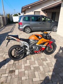 Honda CBR600RR PC40 - 4