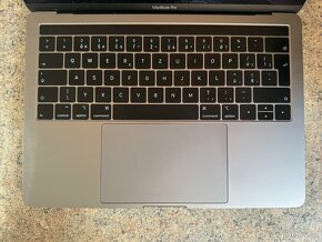 Predám Macbook PRO 2019 s krabicou v TOP STAVE - 4