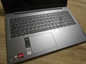 Lenovo ideapad 3 15.6 palcovy s 8gb ram a 256gb ssd diskom v - 4