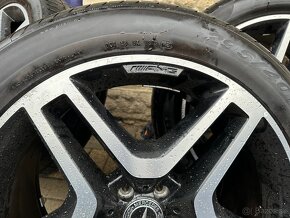 Originál AMG 21 Mercedes disky s letnými pneu Pirelli - 4