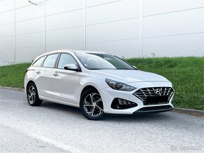 Hyundai i30 CW combi 1.6crdi DCT - 4