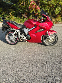 Honda VFR800 - 4