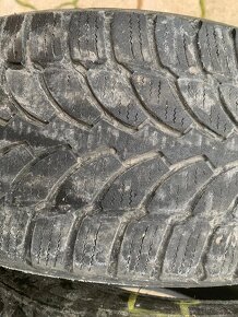 Predám 2ks zimné pneumatiky BRIDGESTONE 205/55 R16 - 4