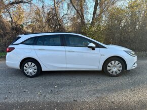 Opel Astra Sports Tourer - 4