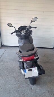 Skuter Honda PCX rocnik 2015 LED svetla, mallosi variator - 4