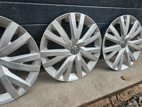 Puklice Volkswagen 16" - 4