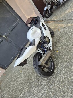 HONDA CBR 600 RR F4i - 4