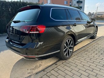 Volkswagen Passat Variant 2.0 TDI Elegance DSG - 4