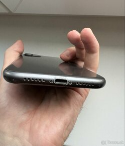 iPhone 11 64GB Black - 4